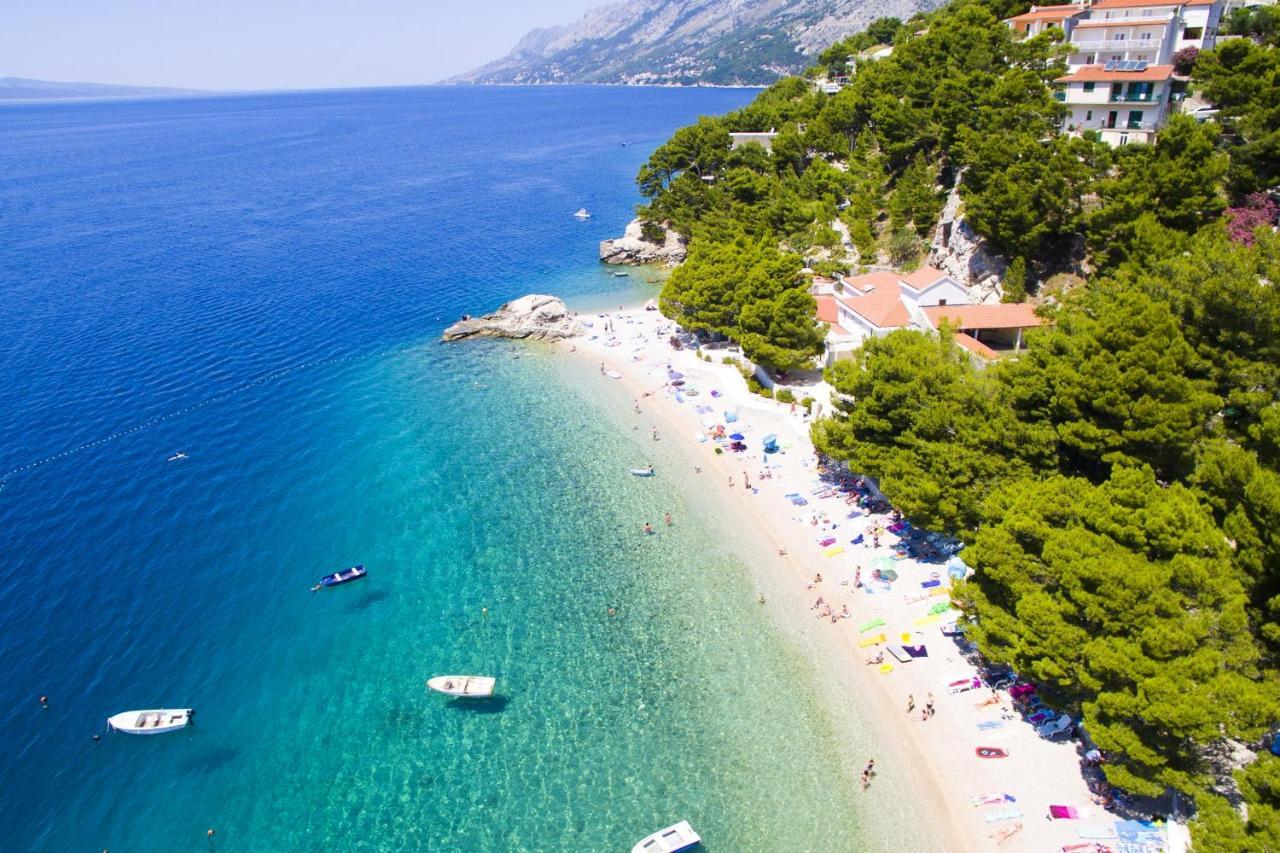 Apartments By The Sea Brela, Makarska - 16065 Exterior foto
